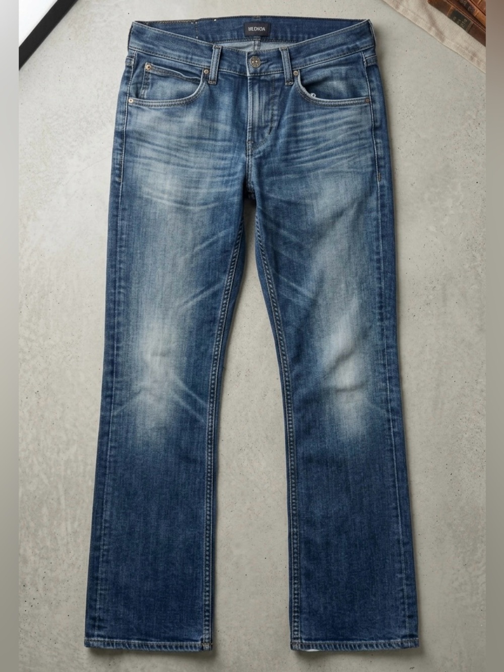 Hudson Jeans Men's Faded Blue Straight-Leg Jeans - capsule wardrobe